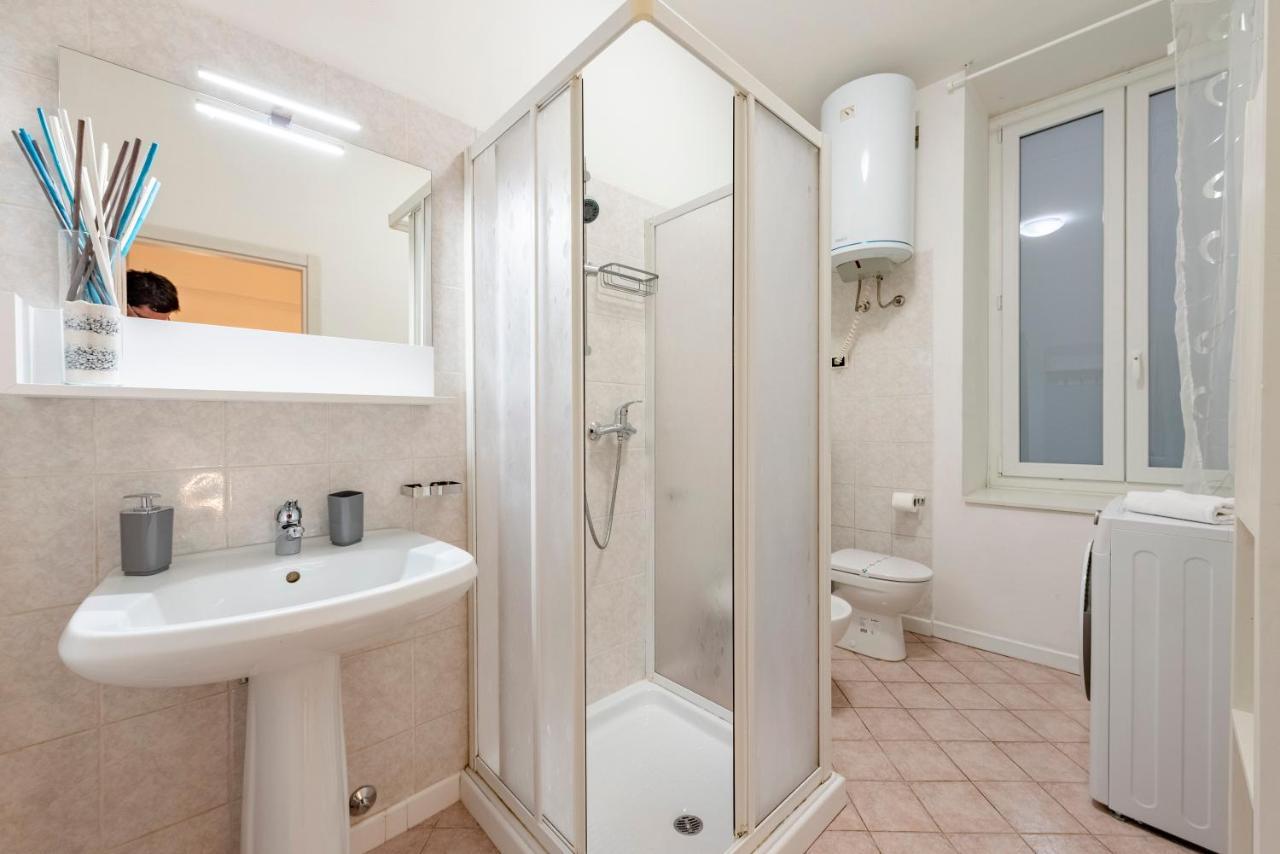 Mazzini 12, Elegant Central Apartment With Free Private Garage 800 M, Air Conditioning, Wi-Fi, Just 100 M From The Public Beach Рапало Екстериор снимка