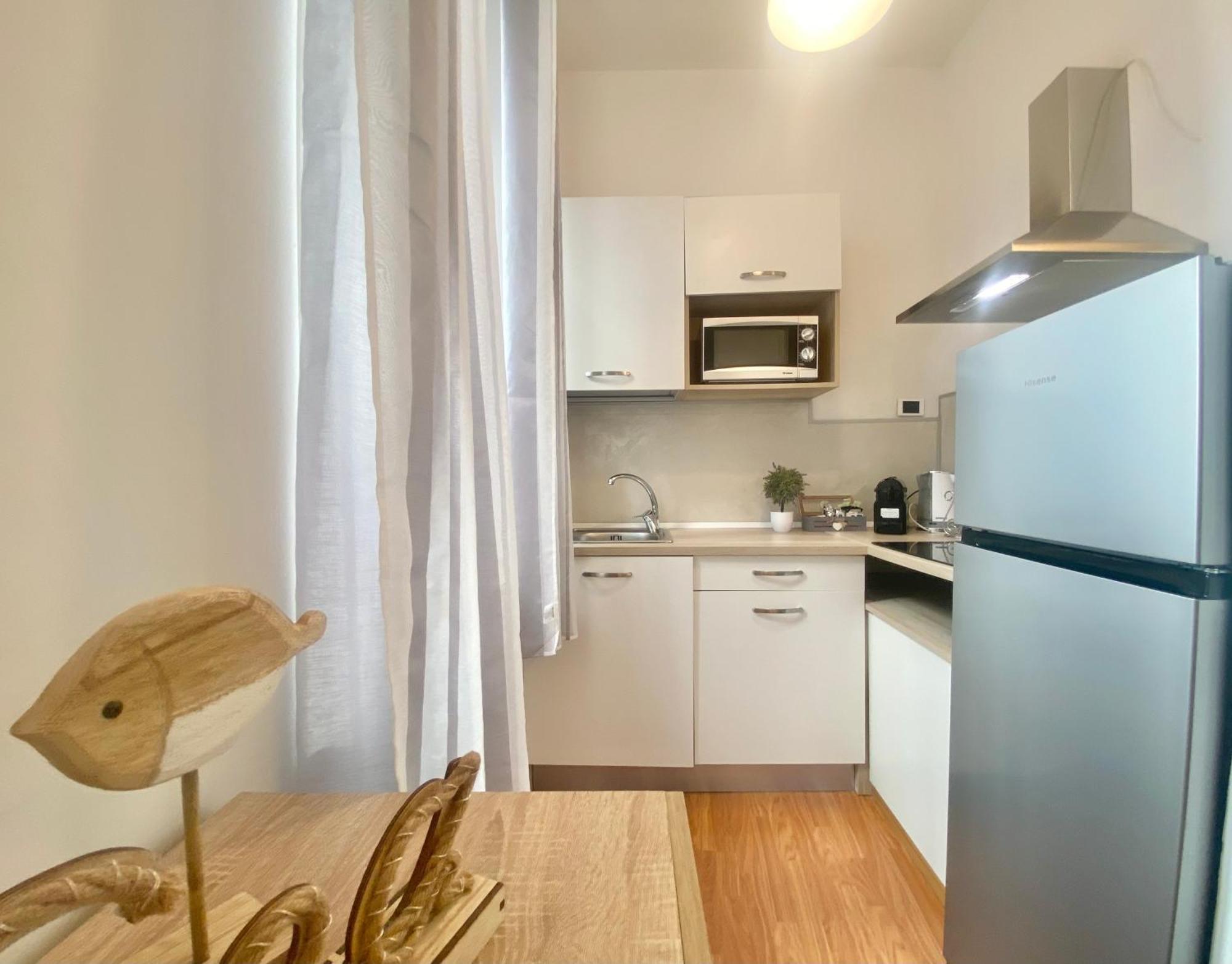 Mazzini 12, Elegant Central Apartment With Free Private Garage 800 M, Air Conditioning, Wi-Fi, Just 100 M From The Public Beach Рапало Екстериор снимка